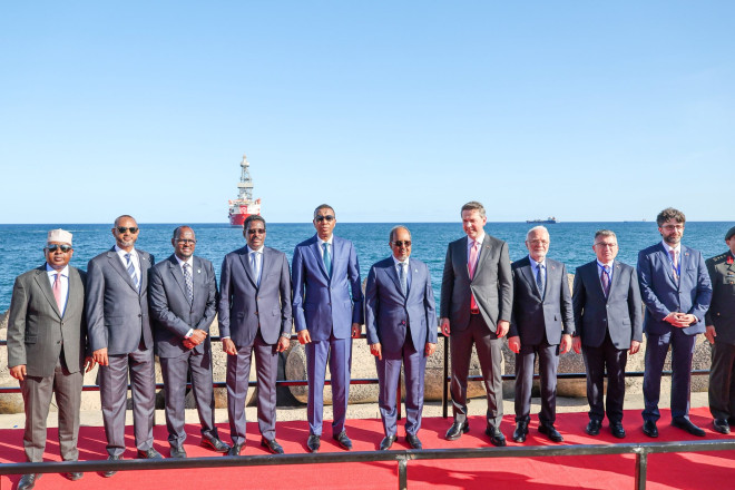 Somali President unveils oil drilling in Somalia