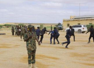 The riot police in Puntland are currently expressing their dissatisfaction with the lack of payment and staging a protest at the 54th camp in Garowe.