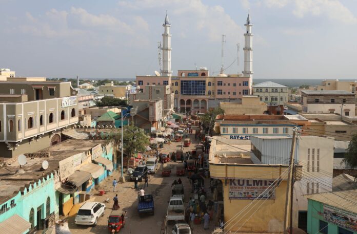 Heavy fighting breaks out in the city of Baidoa.