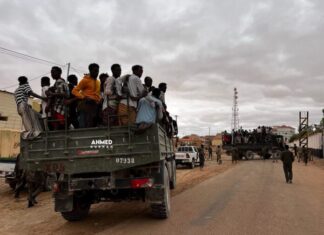 Puntland hands over to Galmudug the troops and vehicles seized in Galkayo.
