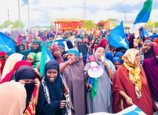 Jubaland Officials join the residents of Kismayo and Afmadow in protests against Turkey.