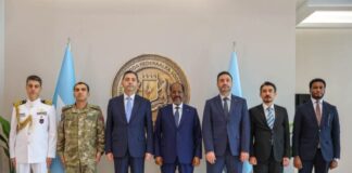 The President of Somalia receives the credentials of the ambassadors of Turkey and the European Union.