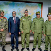 Somaliland National Army Commander Holds Meeting with Ethiopian Ambassador