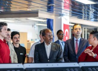 President Hassan Sheikh Pays an Inspection Visit to the Oil-Drilling Vessel Çağrı Bey